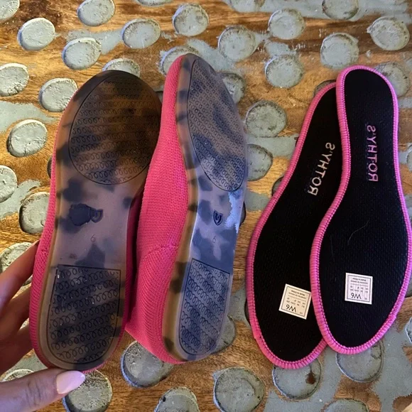 Dragonfruit Rothy’s 🎀 - Picture 2 of 4